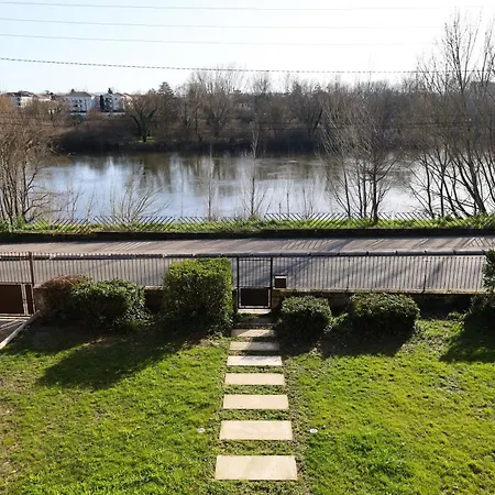 Maison En Bord De Dordogne * برجراك